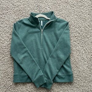 TravisMathew 1/2 zip pullover